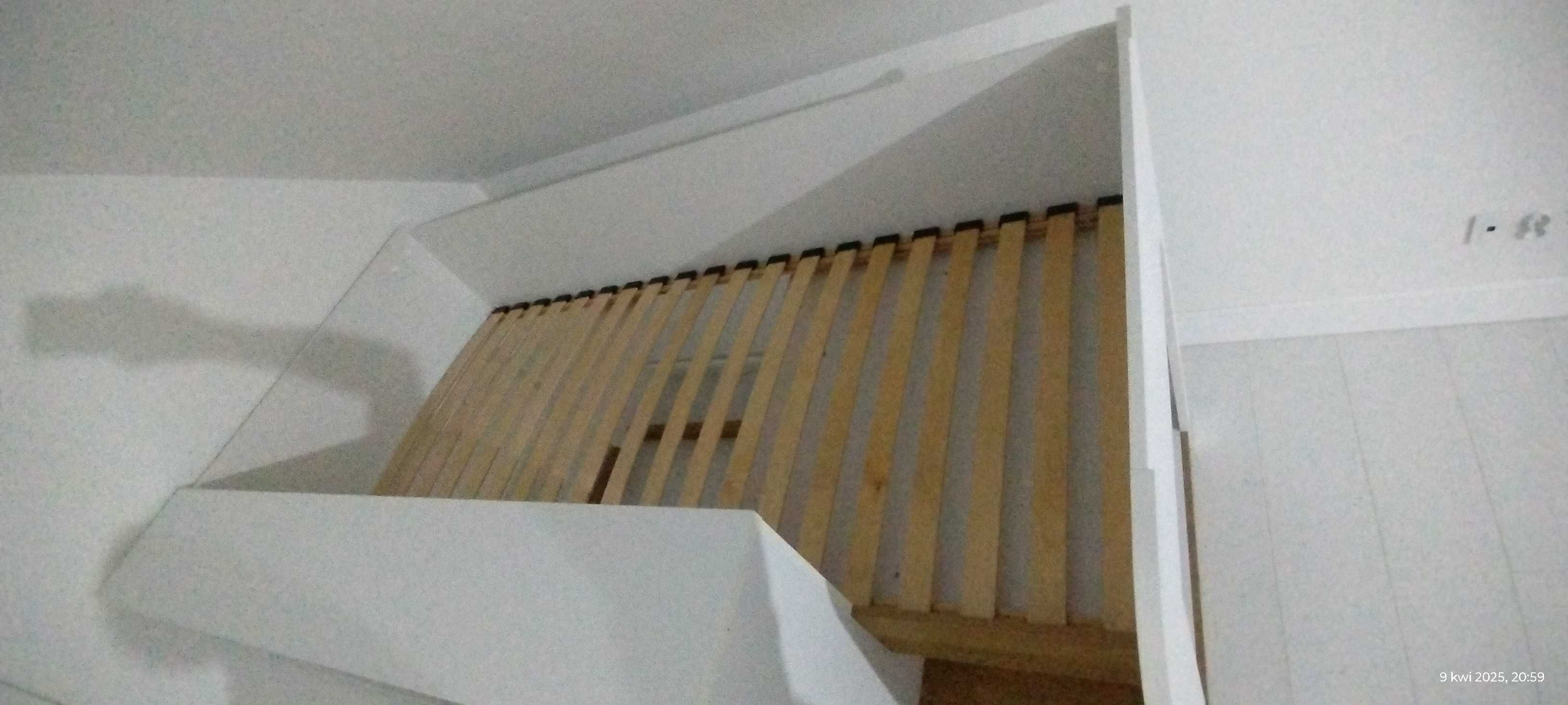 Łóżko 90X200 z biurkiem wysuwnym SINCO antresola ze schodami