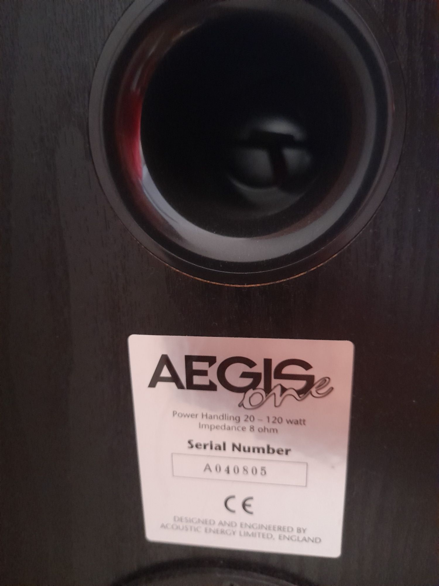 Colunas monitoras "Acoustic Energy"