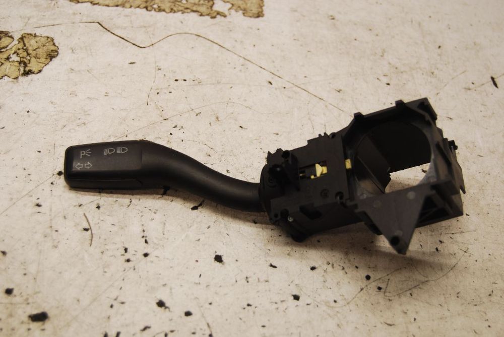 PRZEŁĄCZNIK KIERUNKOWSKAZÓW 4E0953513A AUDI A6 C6 A4 B7
