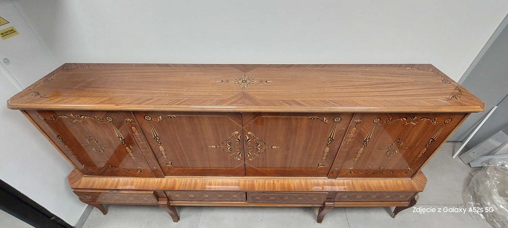 Zabytkowe fornirowane meble do jadalni retro – antyk