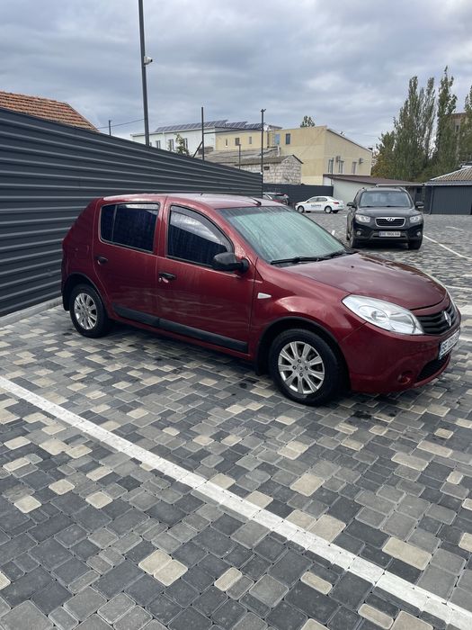 Renault sandero 1.6 автомат
