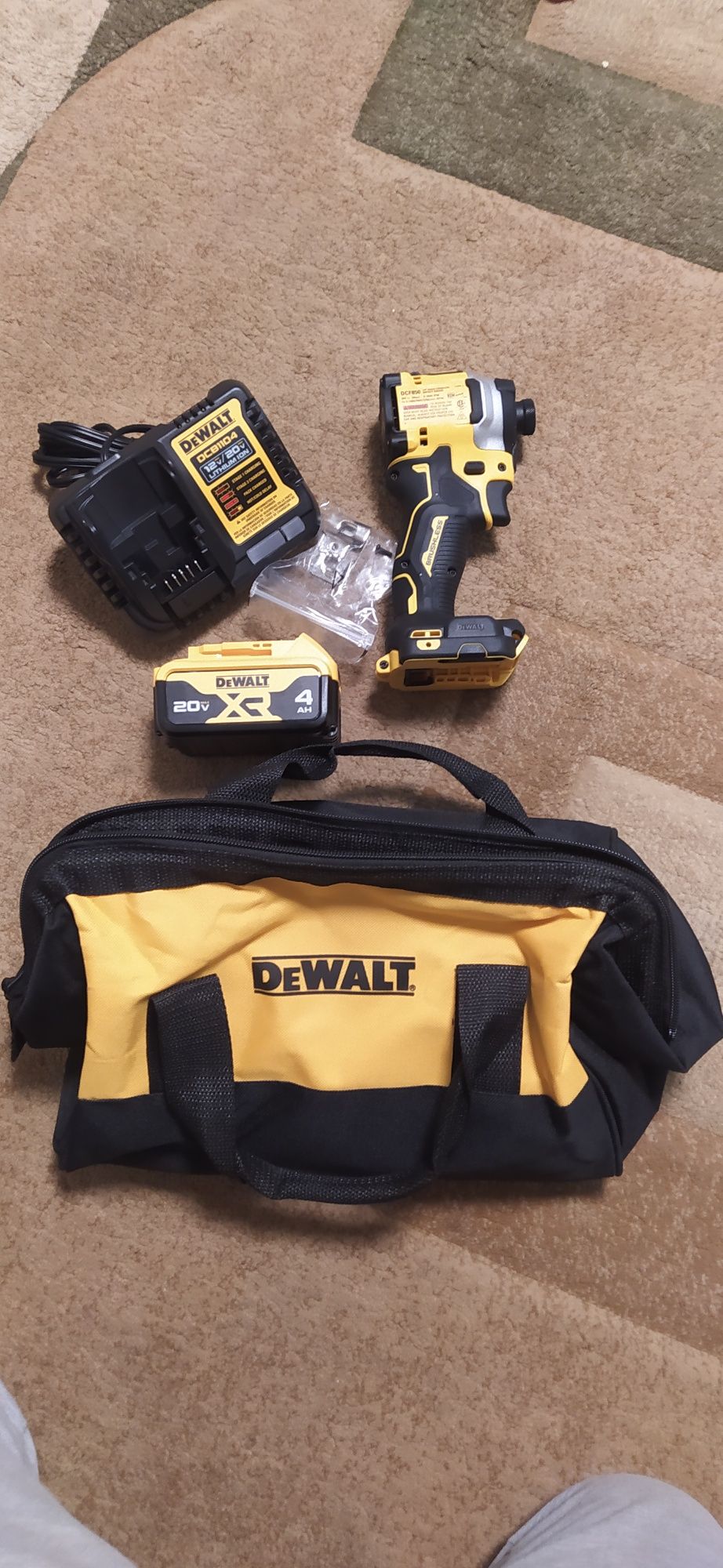 Імпакт DeWalt з США DCF850