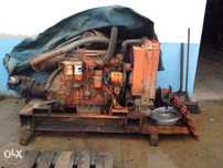 Motor Perkins 4 cilindros p/ giratória marca FAI c/ bomba e radiador