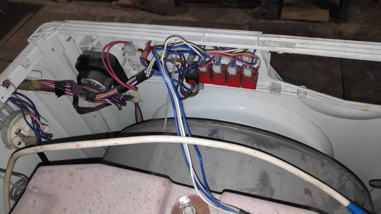 Запчасти Indesit w105tx w105 Стиральная машина Пральна машинка