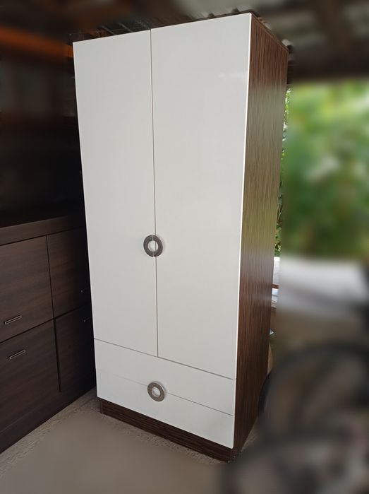 Szafa Black Red White biała wenge szuflady