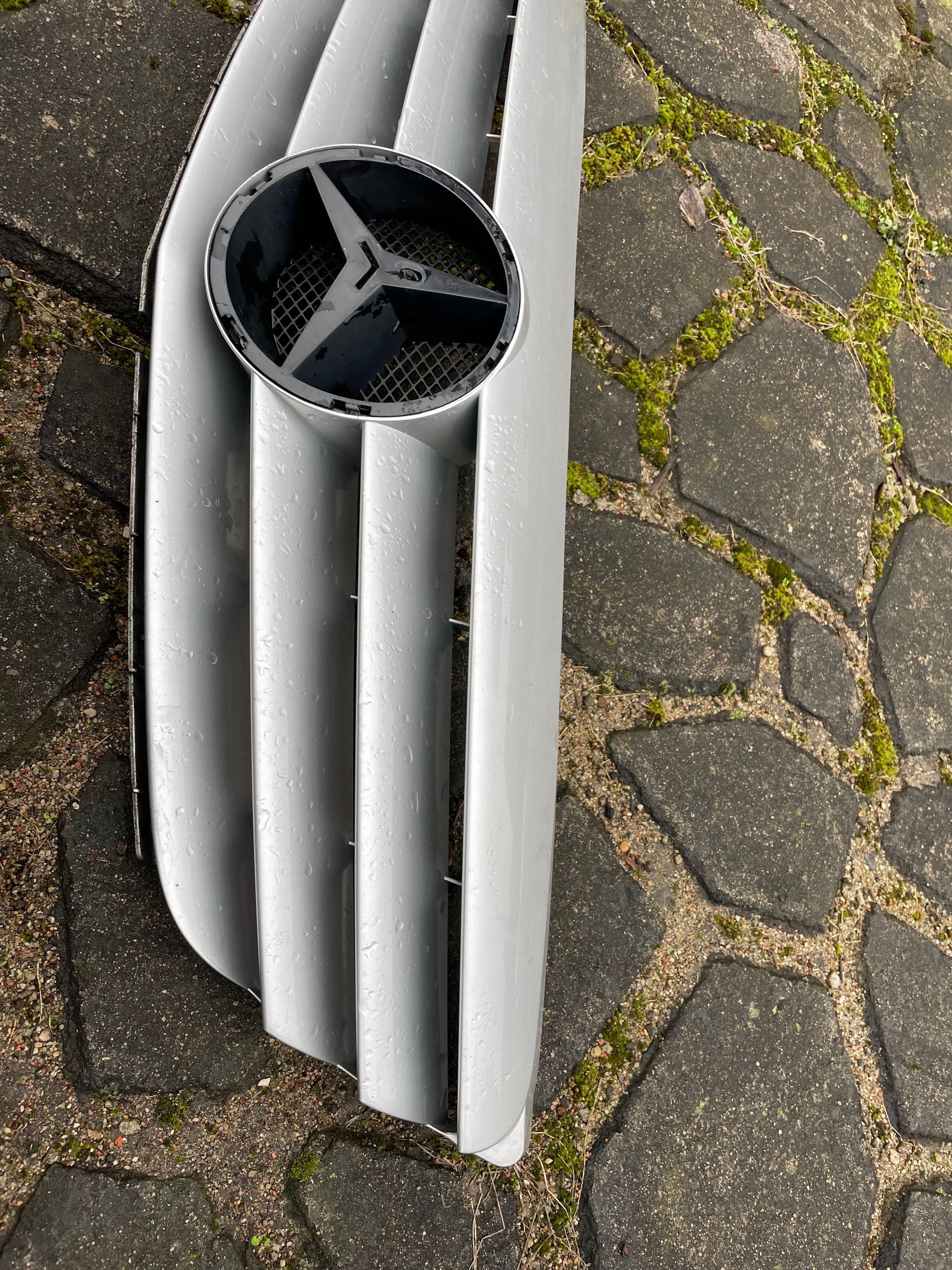 Mercedes B Atrapa przednia Grill