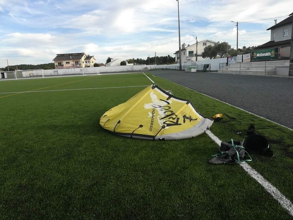 Vendo esta Asa de kite surf pois adquiri uma nova