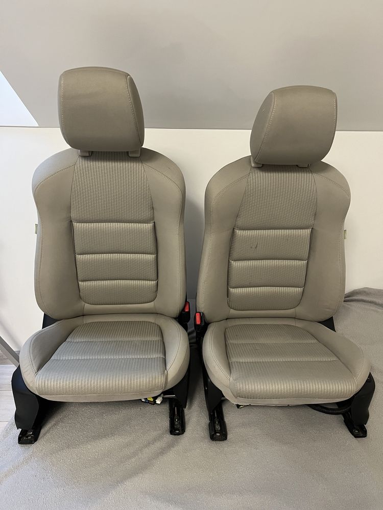 Komplet foteli siedzień do Mazda CX5 12-17