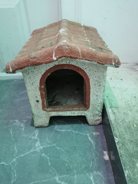 Casa para cão em pedra