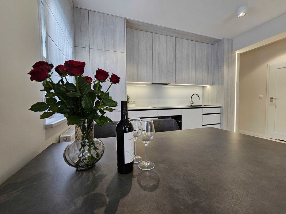 Nowoczesny apartament z balkonem – 60,53 m² –, centrum