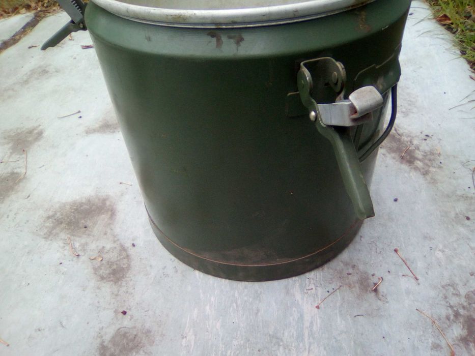 Termos wojskowy okrągły