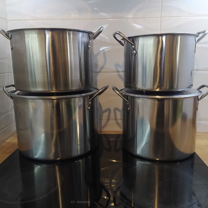 Zestaw solidnych niemieckich garnków z pokrykwami 7 8 10 i 12,5 l zest