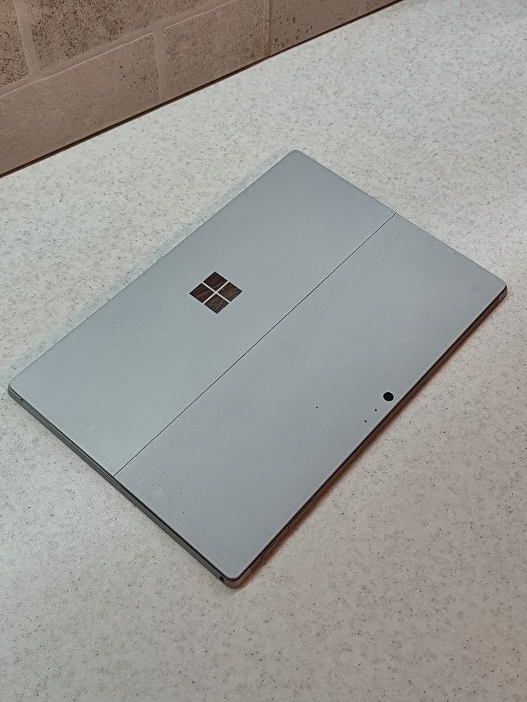 Microsoft surface pro 5