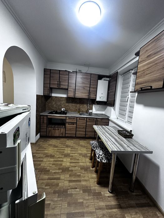 Власник. Здається квартира в центрі.