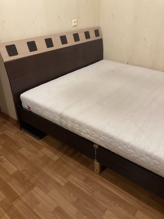Продам матрас 1.6 *2 на двоспальне ліжко