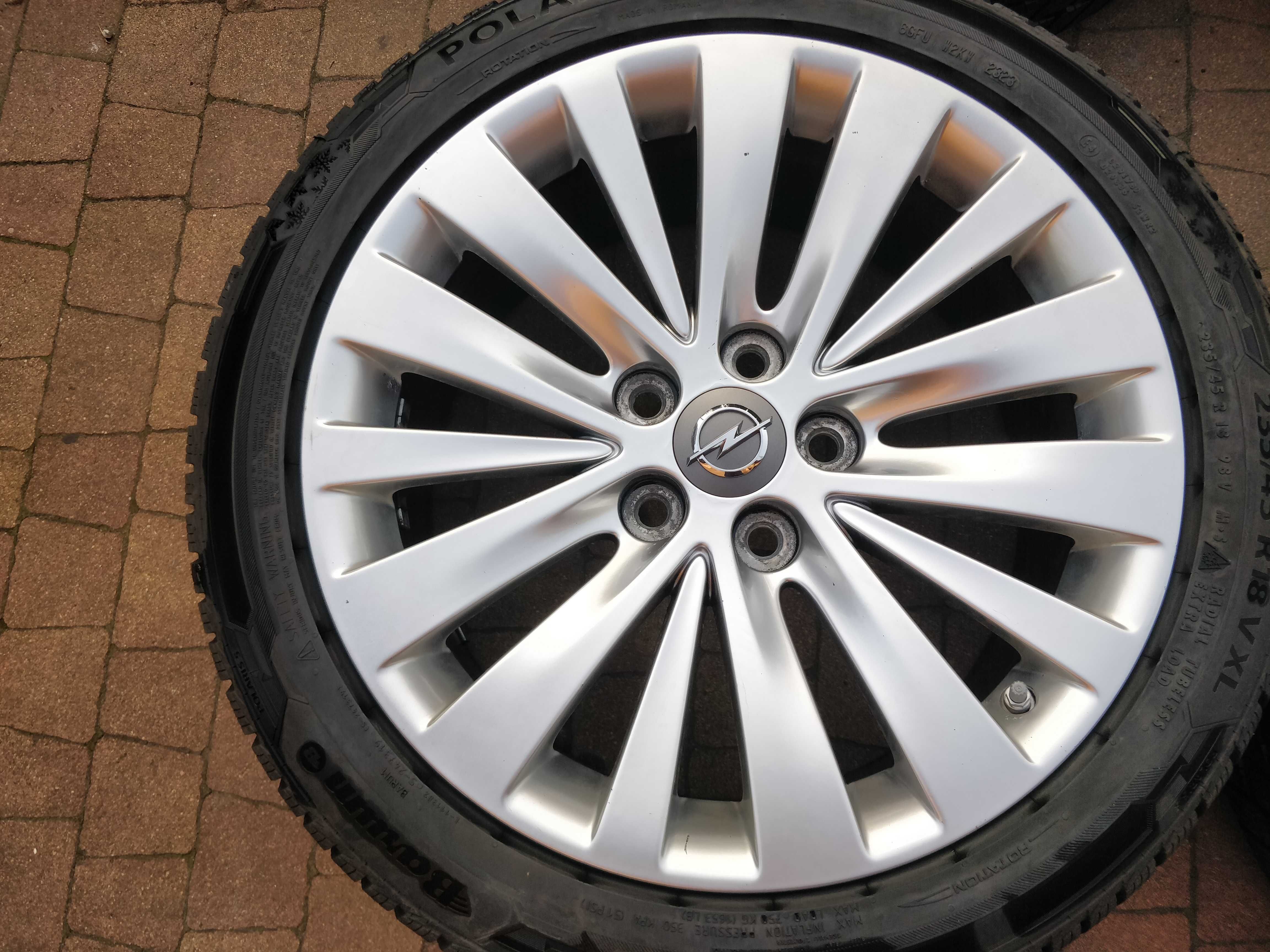 3468. Koła zimowe Opel Insignia A 5x120 235/45/18 9mm 2023r jak nowe