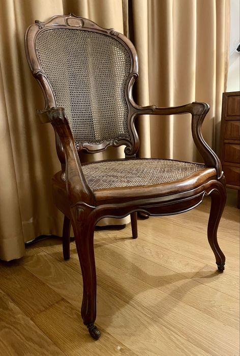 Cadeiräo bergere de braços com palhinha