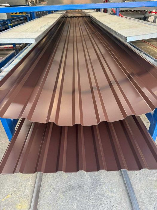 Blacha Tanio na Zimę – Idealna na Dach i Garaż