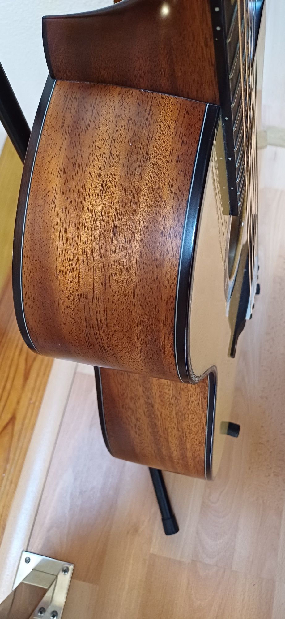 GUITARRA CRAFTER MLG MAHO  CE s marcas  uso  imaculada valor 900 €