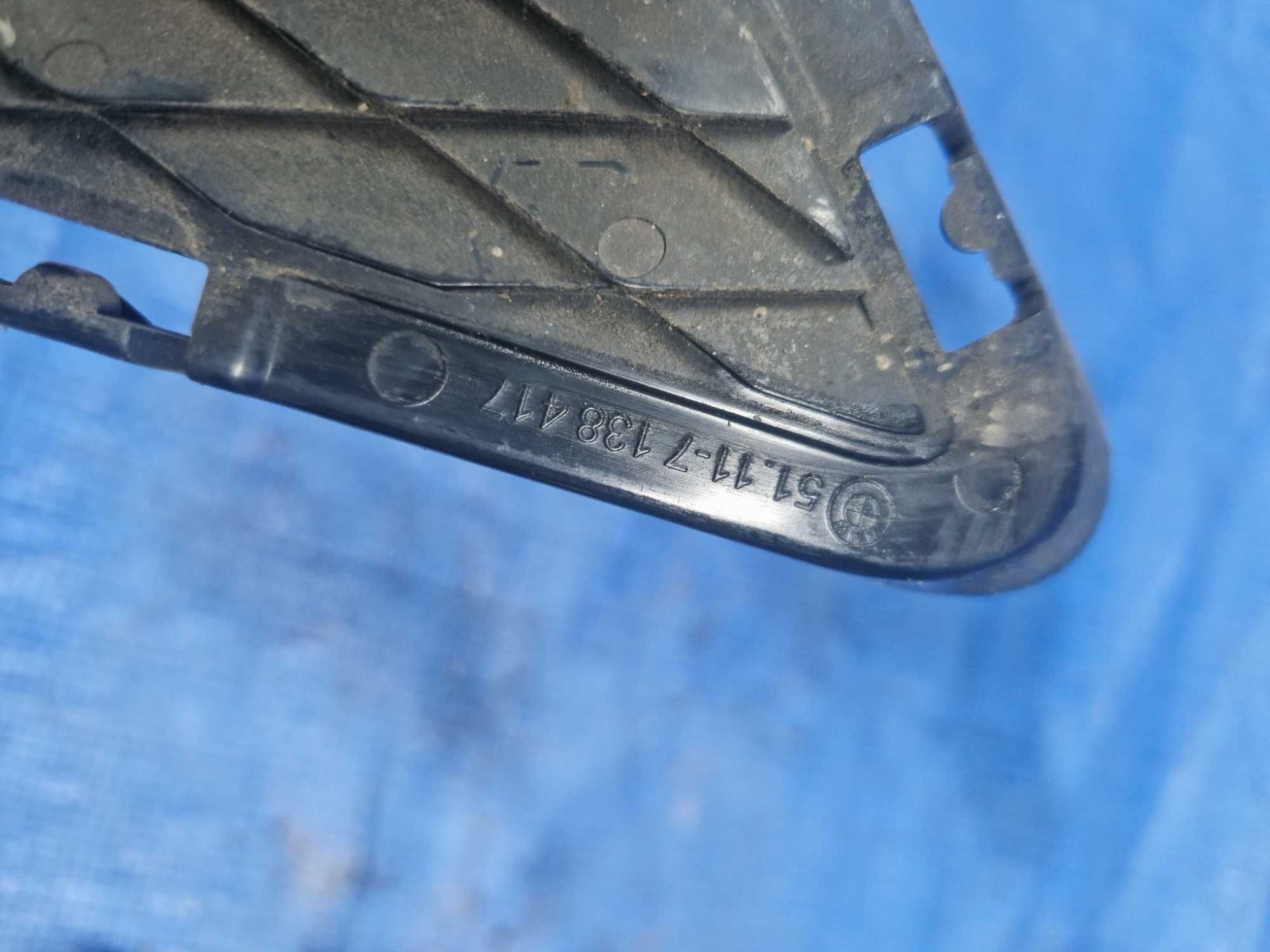 BMW E90 LIFT kratka zaślepka Oryginał Lewa
