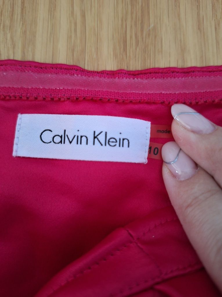 Sukienka koktajlowa Calvin Klein 10 M 38 fuksja odkryte plecy