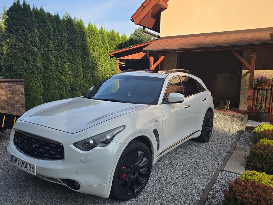 Infiniti FX50...