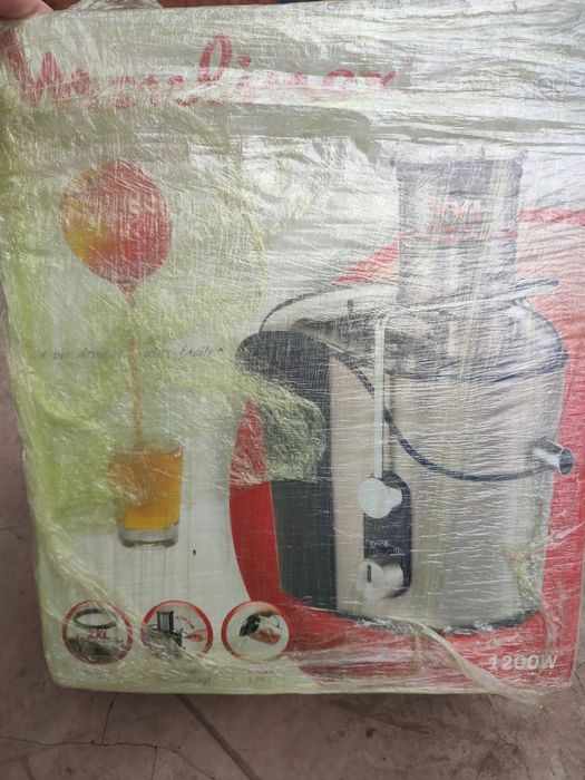 Соковижималка центробіжна MOULINEX XXL JU655