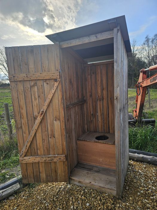 WC toaleta ubikacja kibel budowlany na budowe ALUCOBOND