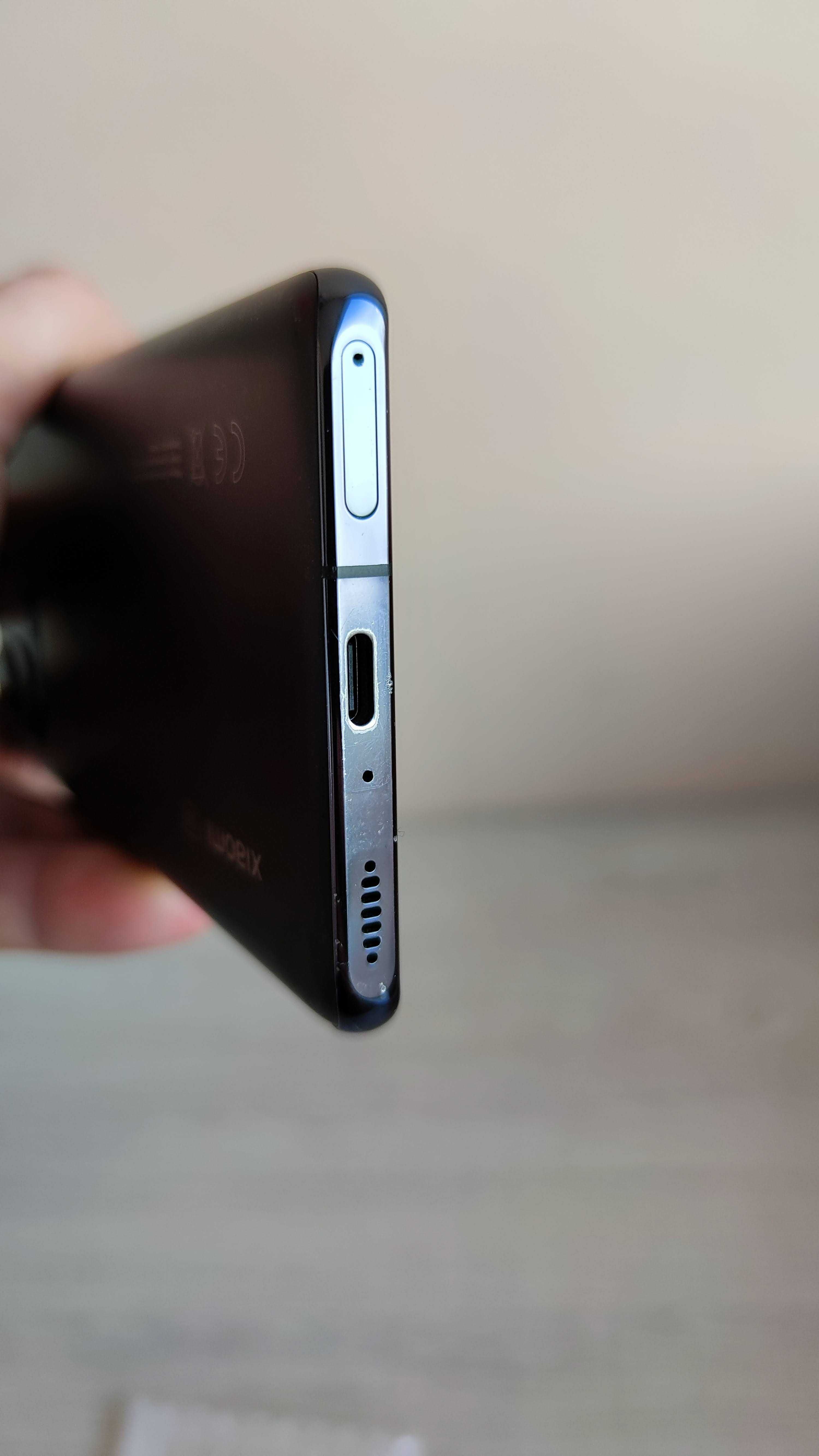 Флагман Xiaomi Mi11 8+256 Snapdragon888 з нюансом