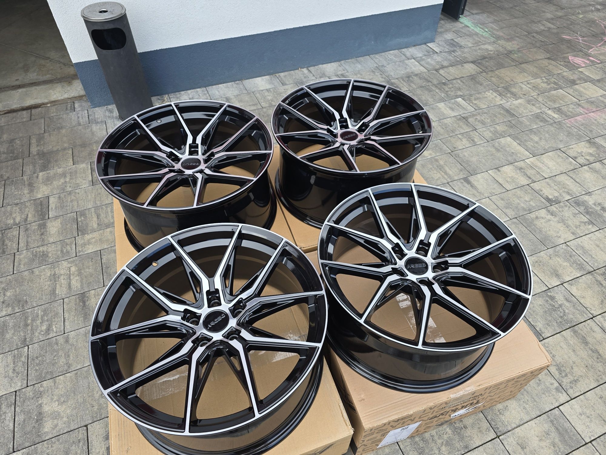 Alufelgi 20" 5x120 9J ET30 i 10J ET40  BMW E92 F30 F31 F10 F11 F01 E92