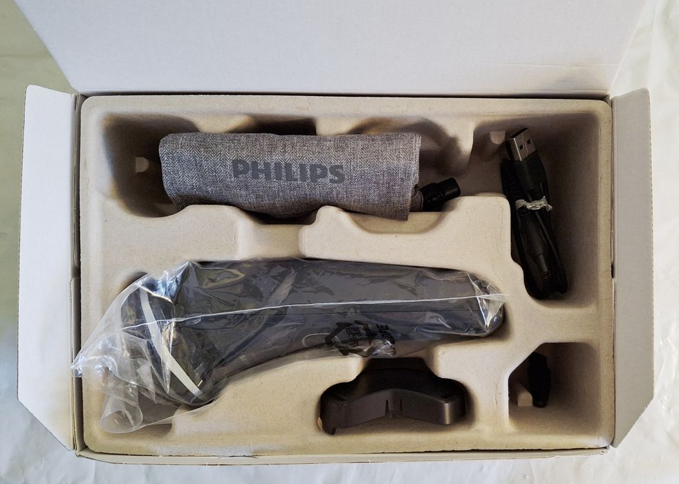 Електрична бритва Philips