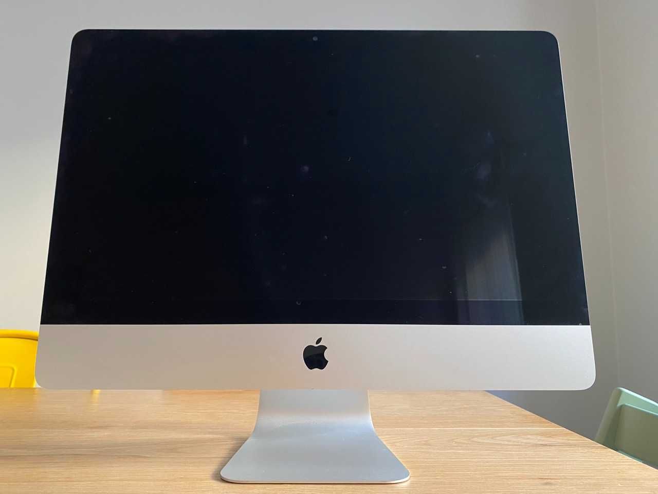 iMac Retina 4K 21.5'' 2015, 3.1GHz i5, 8GB RAM + Disco 1TB SSD novo