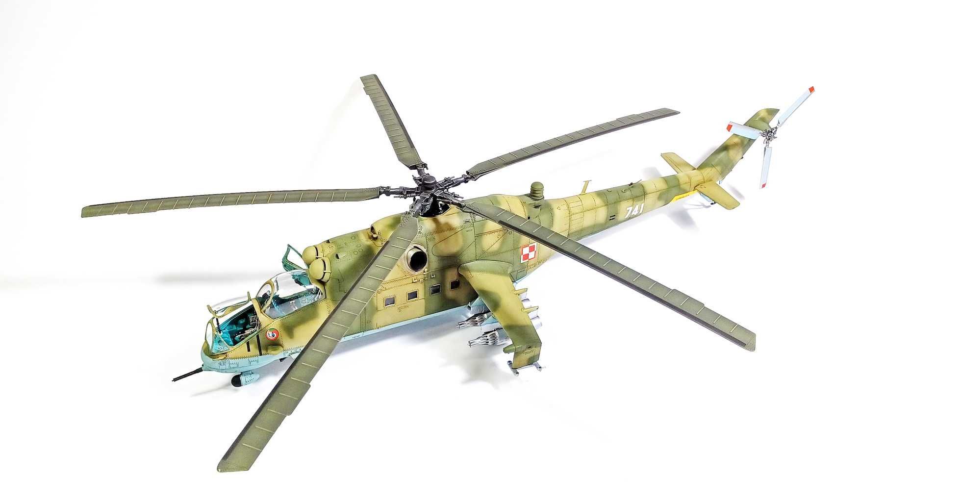 Profesjonalnie wykonany POLSKI Mi-24 W 1/48