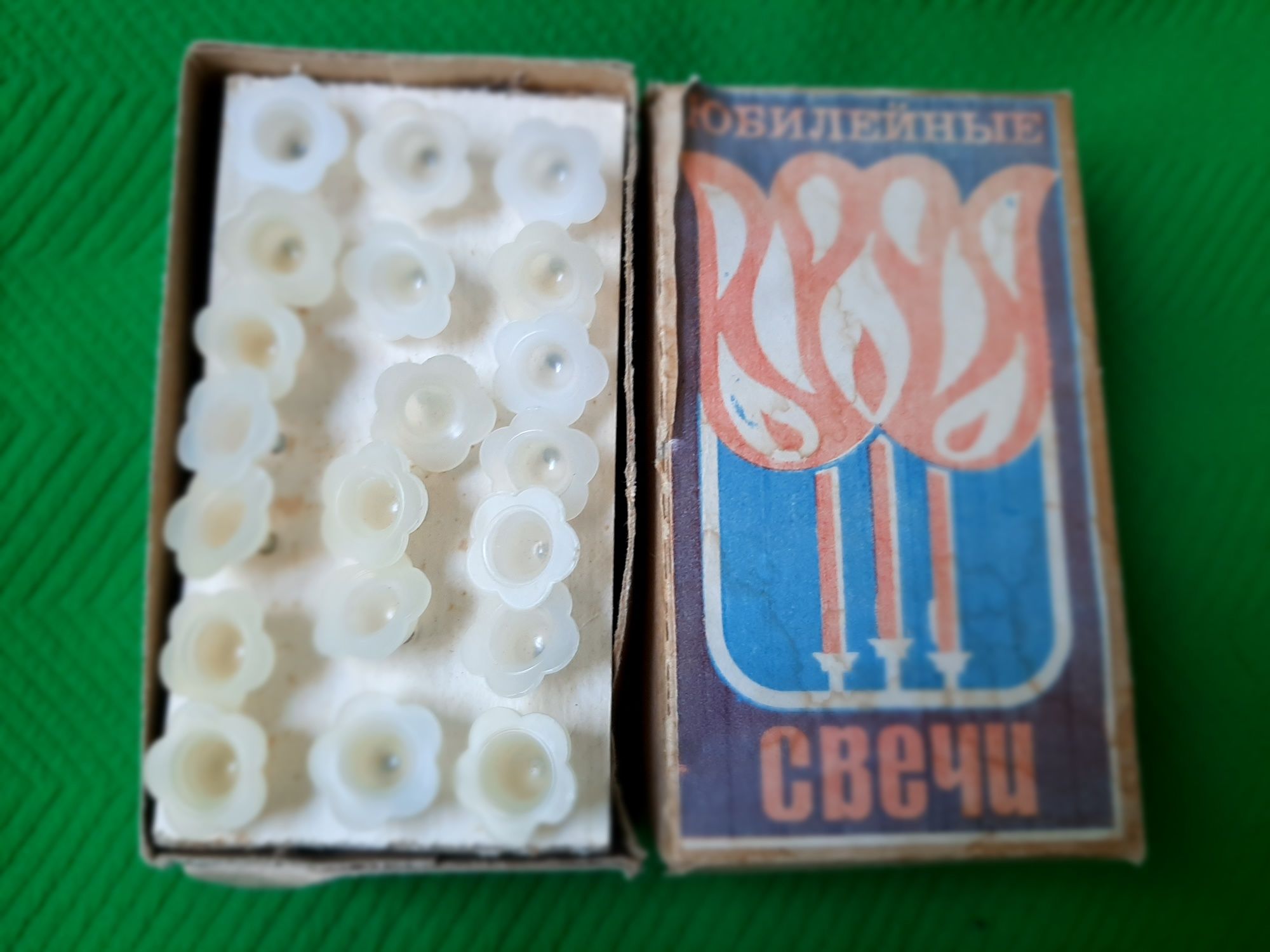 Ювілейні святкові свічки.