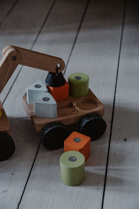 Dźwig ikea drewniany