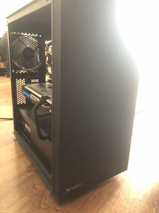 Komputer PC do gier/filmow/pracy i7 8GB RAM 8GB GPU