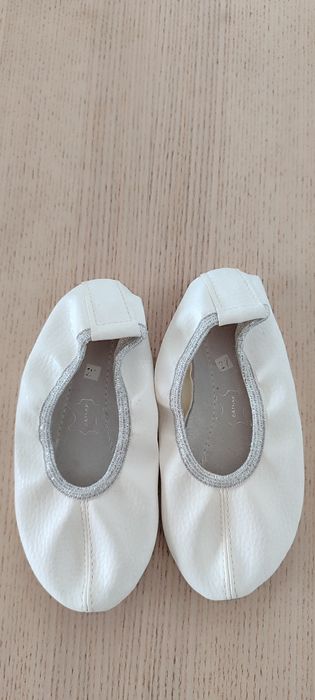 Baletki skórzane białe rozm 27