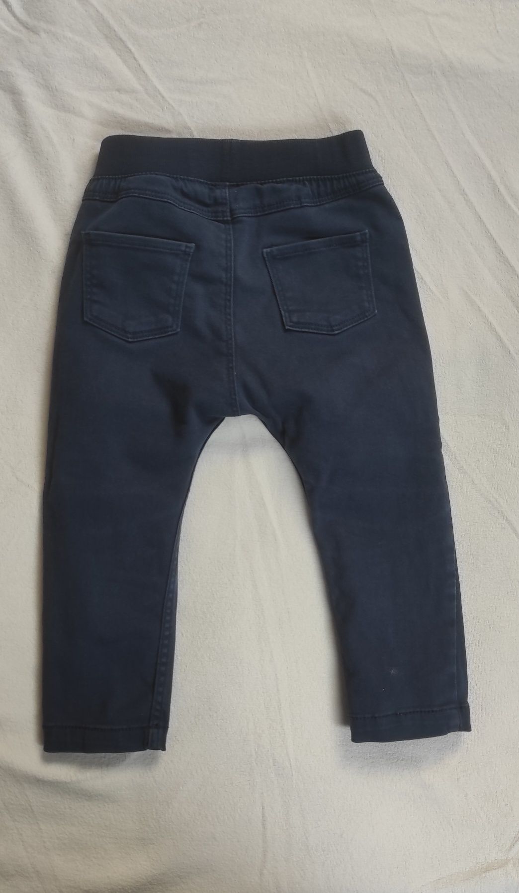 Granatowe jeansy ze ściągaczem H&M