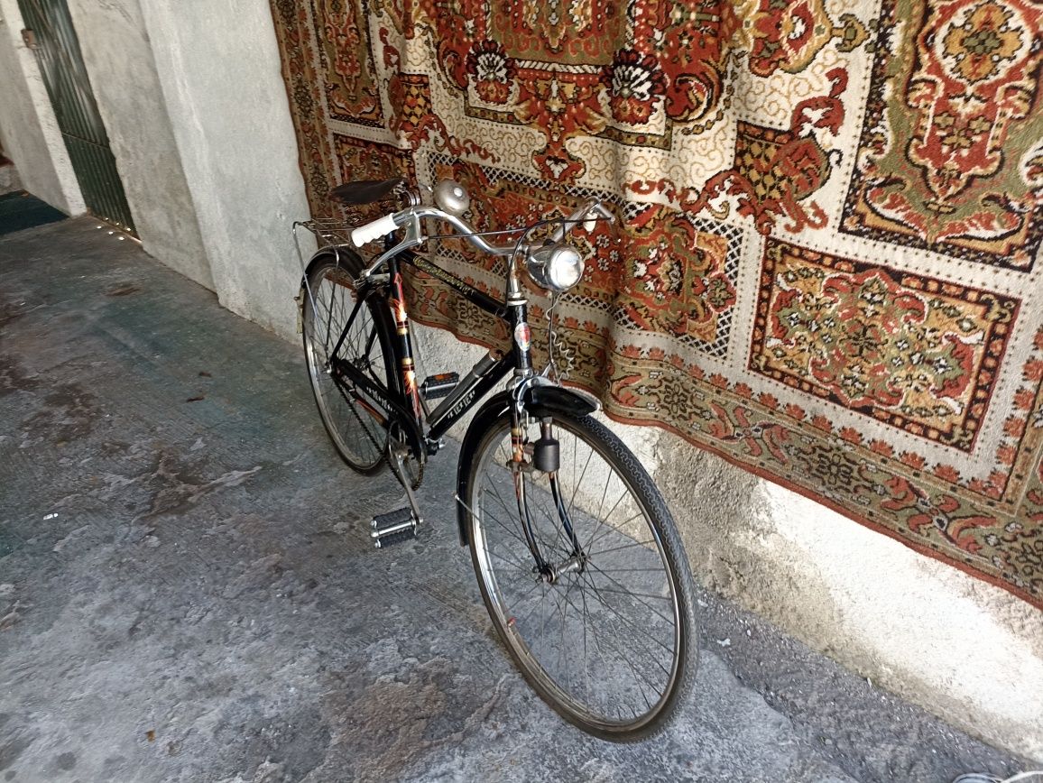 Bicicleta antiga para colecionador