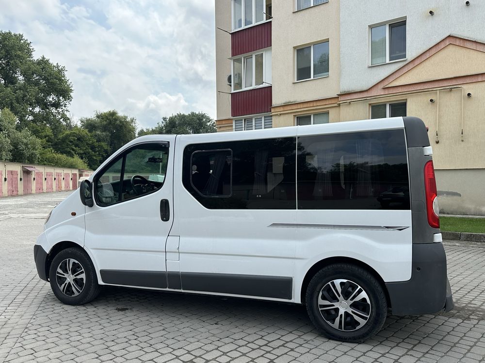 Опель Віваро 2.0TDI