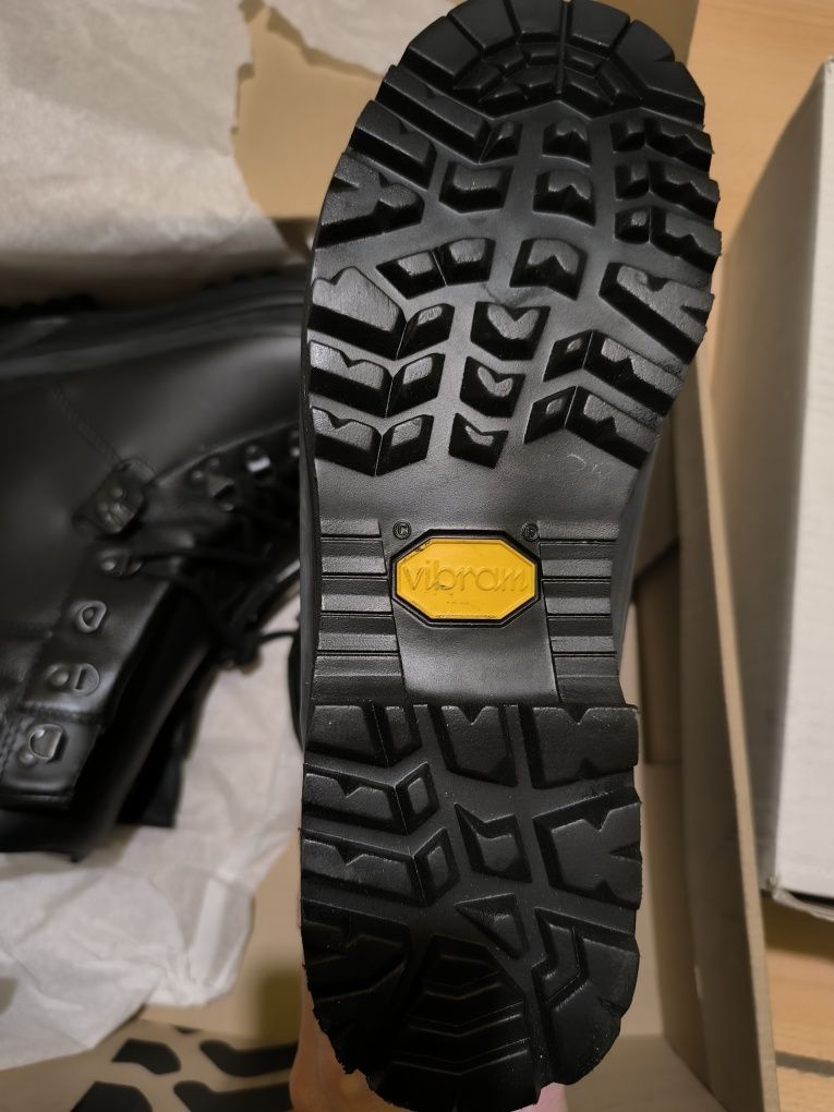 Buty 928/MON roz 28 zimowe vibram wojskowe wojas