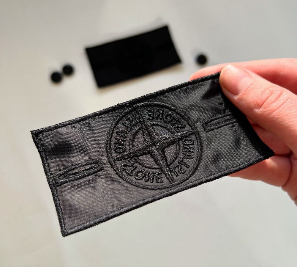 Патч чорний black ghost + гудзики Stone Island