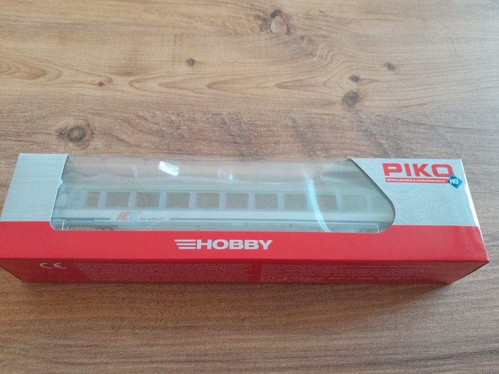 PIKO Hobby 58662-4 model wagonu PKP IC B9mnopuvz 2 kl H0 1:100