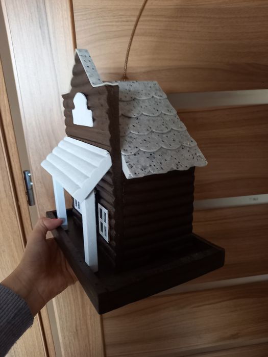 Domek ogrodowy dla owadów lub ozdobny