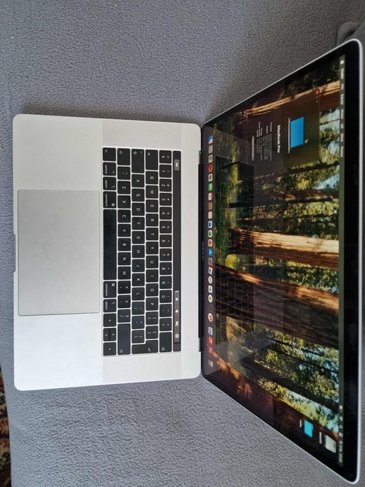 Mac book pro 17 2018r