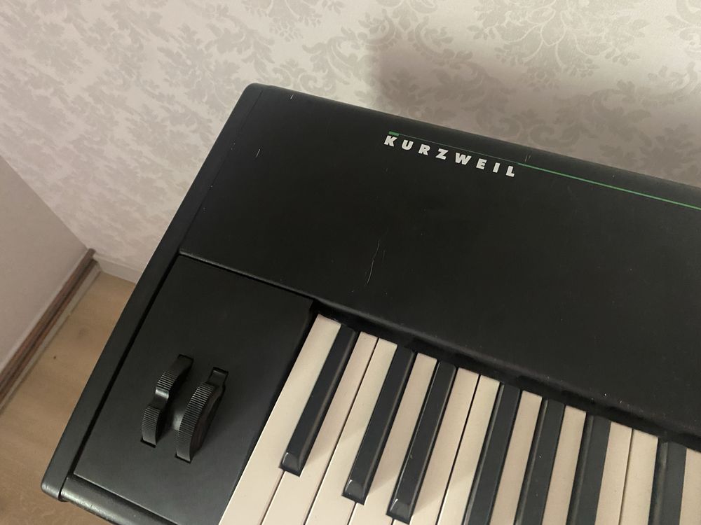 Kurzweil PC88 puanino elektryczne
