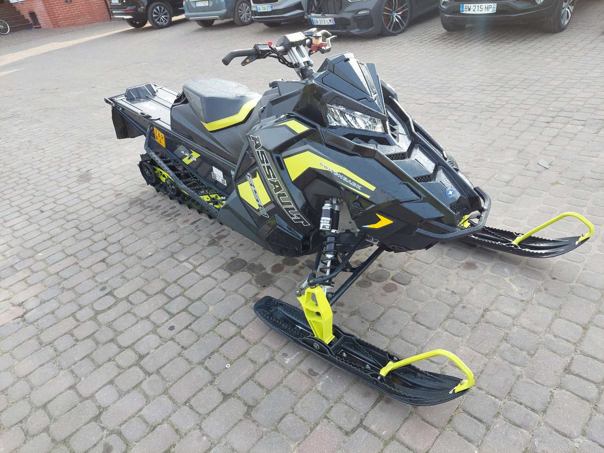 Skuter Śnieżny Polaris Switchback 850 Assault