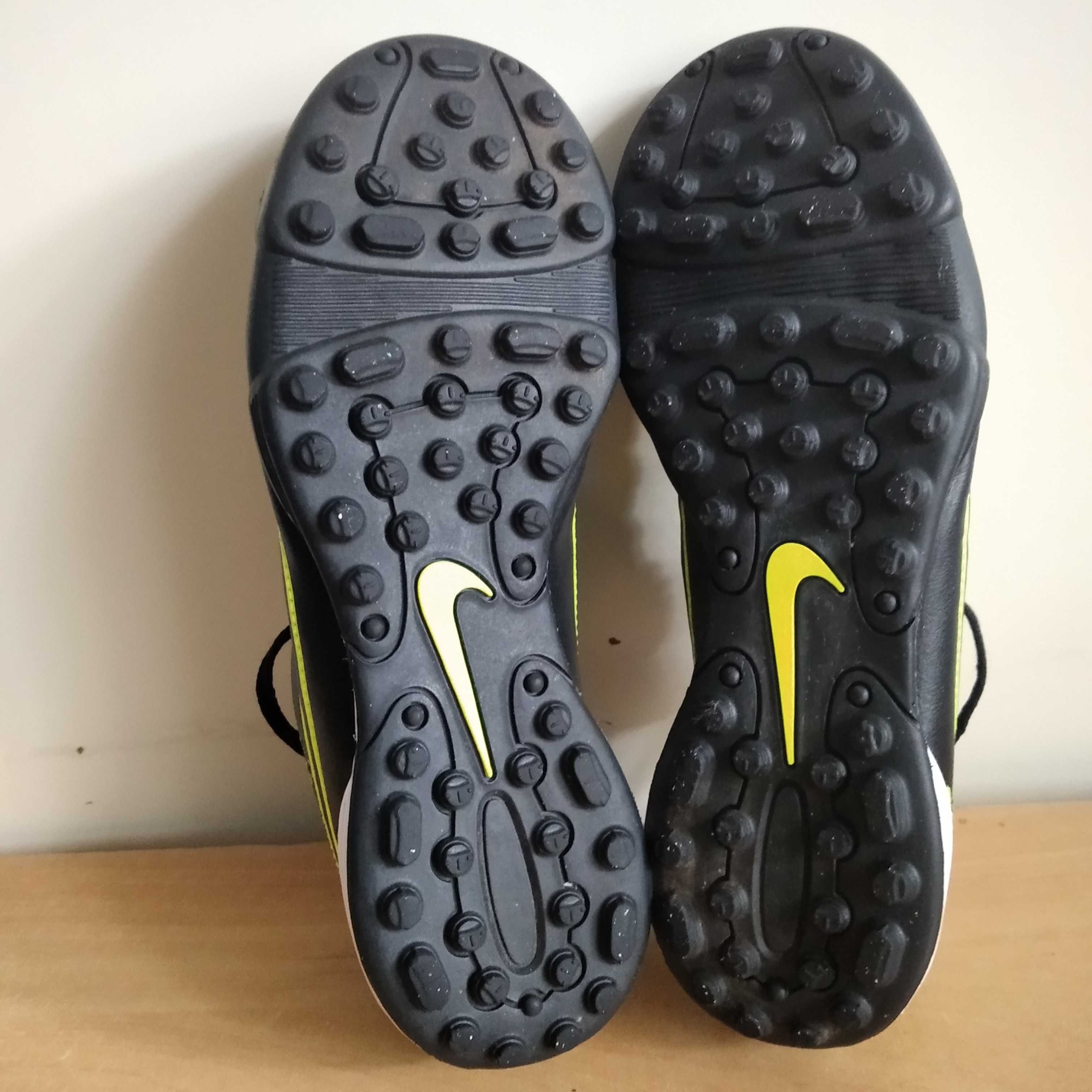 Buty piłkarskie NIKE Tiempo Rio II Tf roz.eu-36.5