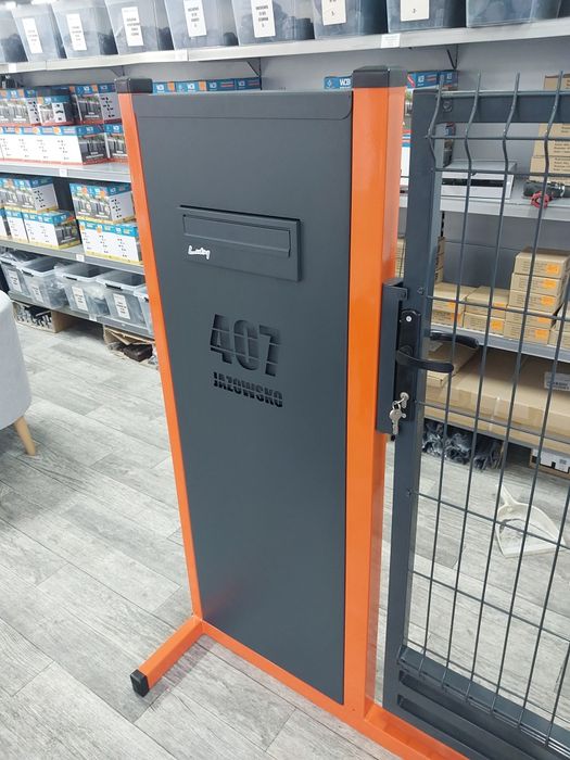 Słupek multimedialny!  1800 zł