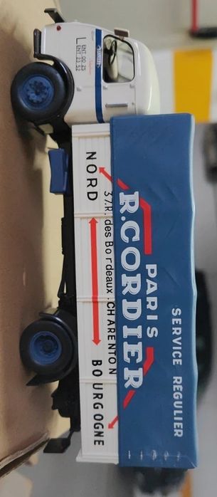 Coleção camiões antigos Panhard